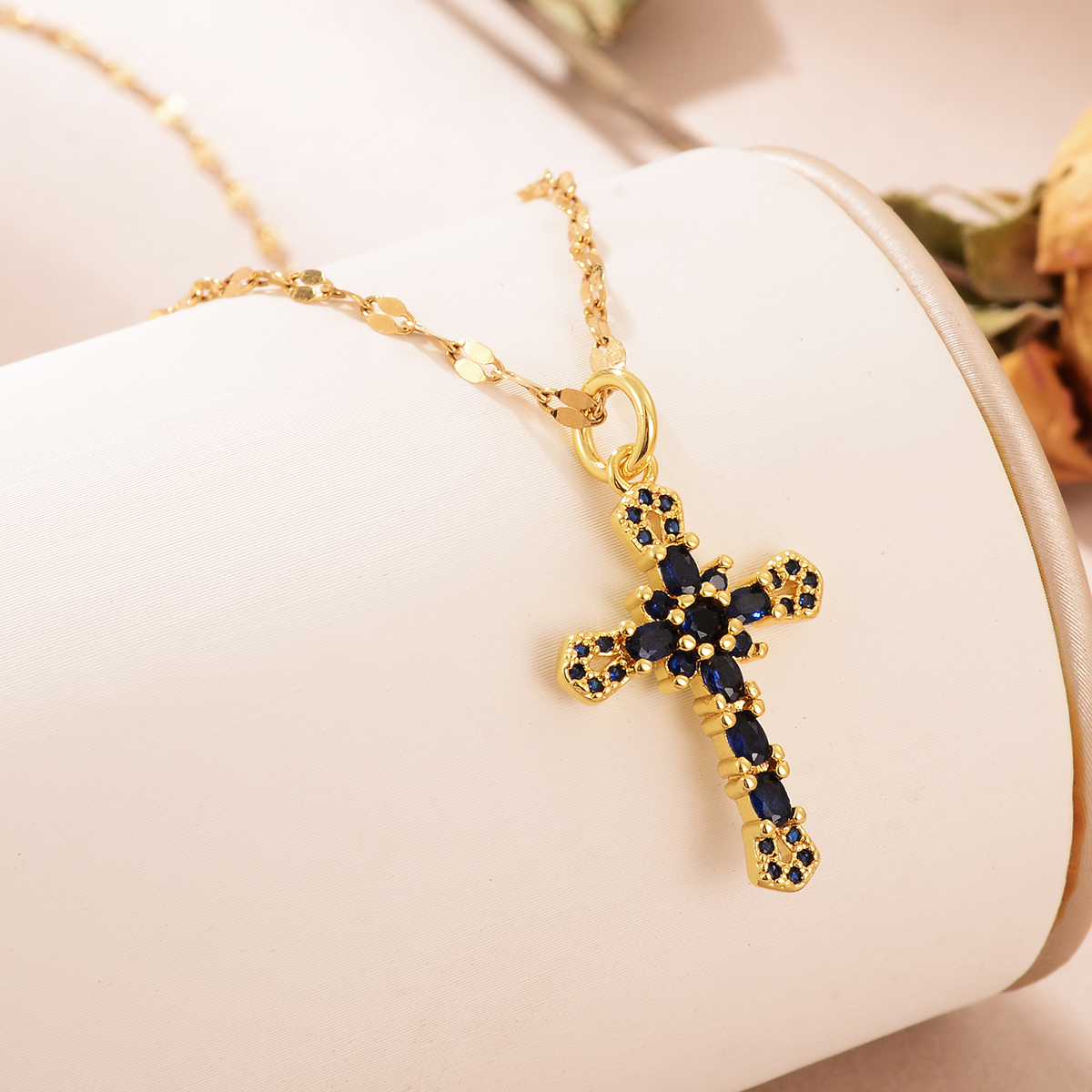 Classical Retro Cross Copper 18k Gold Plated Zircon Pendant Necklace In Bulk display picture 3