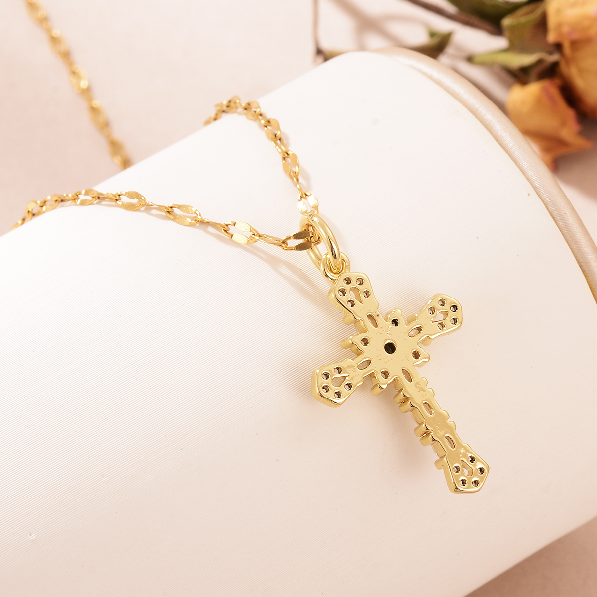 Classical Retro Cross Copper 18k Gold Plated Zircon Pendant Necklace In Bulk display picture 4
