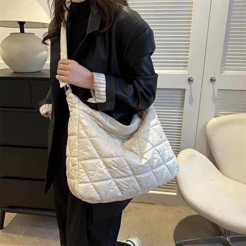 Women's Cotton Solid Color Classic Style Square Zipper Shoulder Bag display picture 9