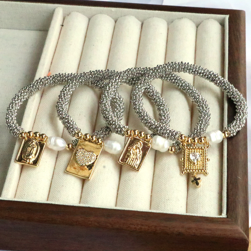 Vintage Style Luxurious Cross Star Heart Shape Copper 18k Gold Plated Zircon Bracelets In Bulk display picture 12