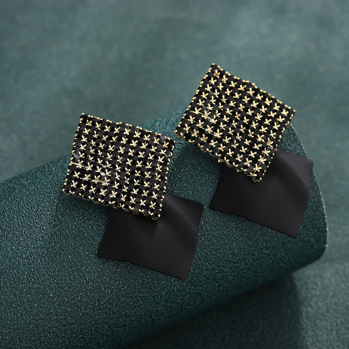 1 Pair Simple Style Cool Style Geometric Inlay Copper Zircon Ear Studs display picture 4