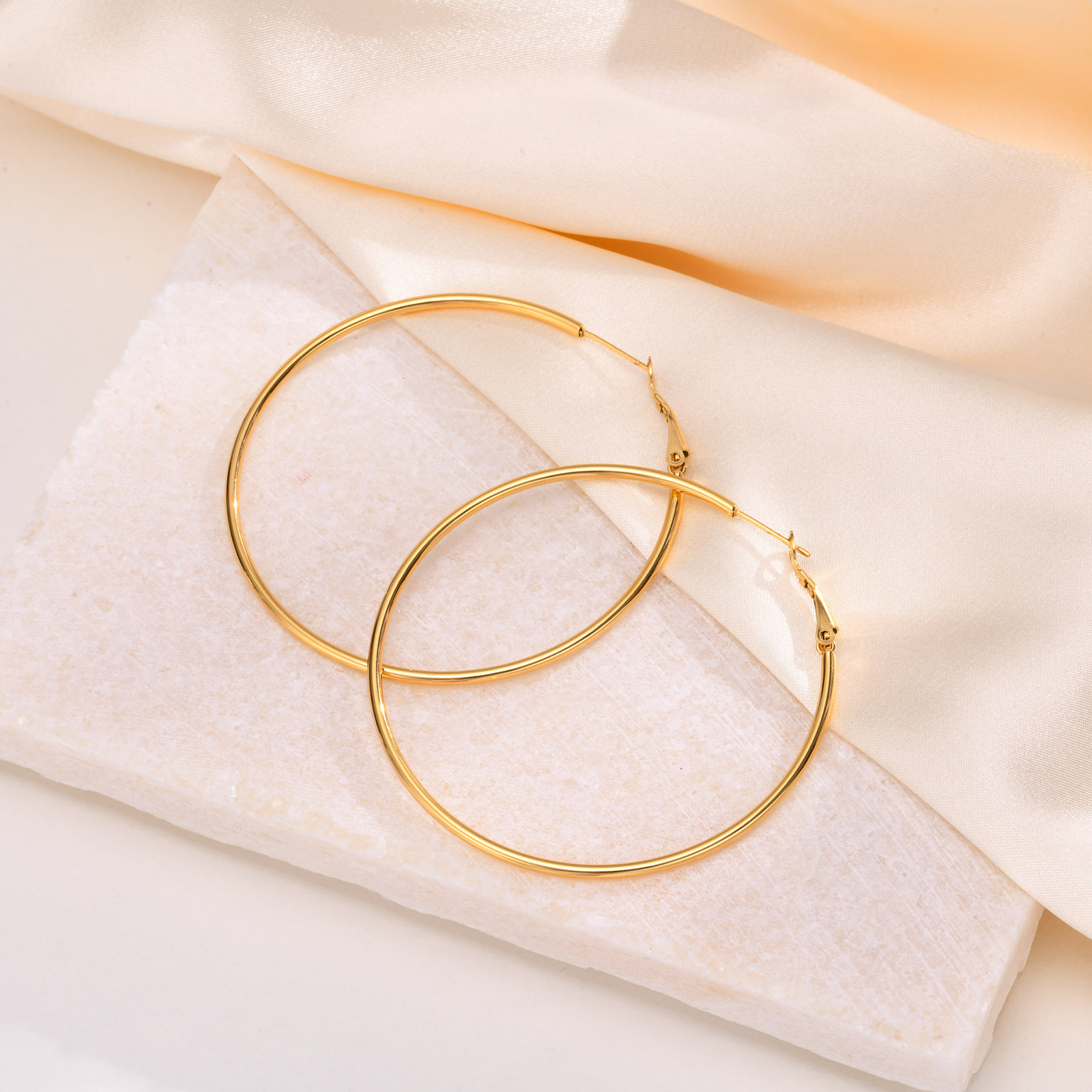 1 Pair Simple Style Geometric 304 Stainless Steel Gold Plated Hoop Earrings display picture 3