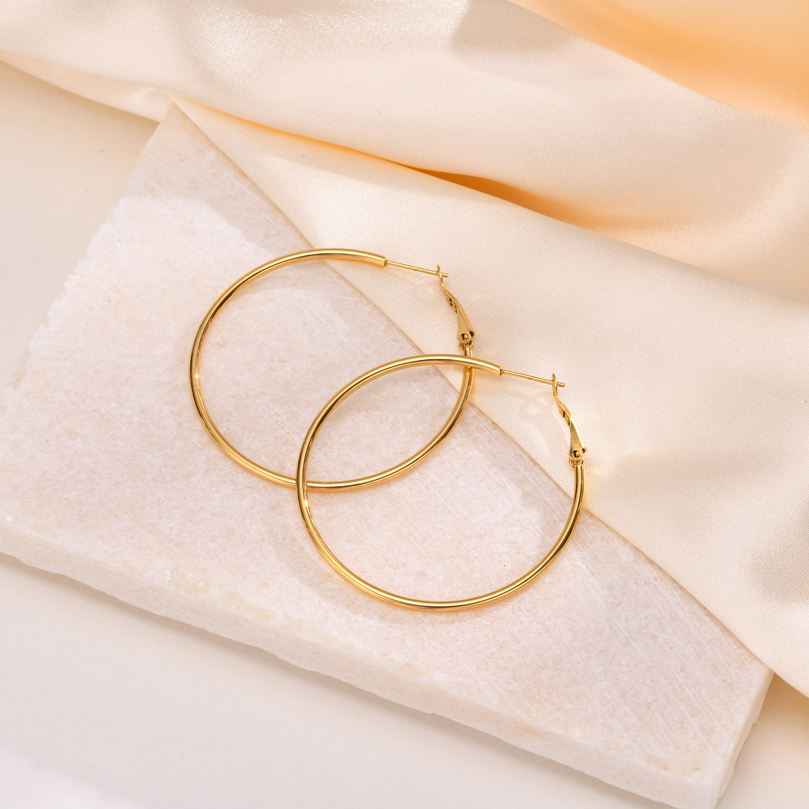1 Pair Simple Style Geometric 304 Stainless Steel Gold Plated Hoop Earrings display picture 5