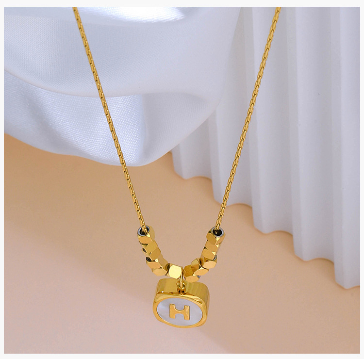 304 Stainless Steel 18K Gold Plated Simple Style Plating Inlay Letter Shell Pendant Necklace display picture 2