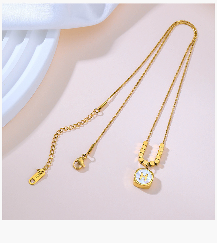 304 Stainless Steel 18K Gold Plated Simple Style Plating Inlay Letter Shell Pendant Necklace display picture 3