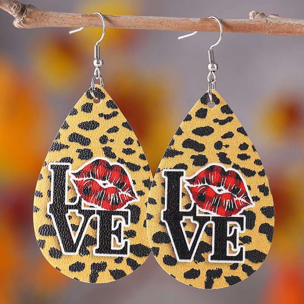 1 Pair Romantic Sweet Water Droplets Heart Shape Leopard Pu Leather Drop Earrings display picture 6