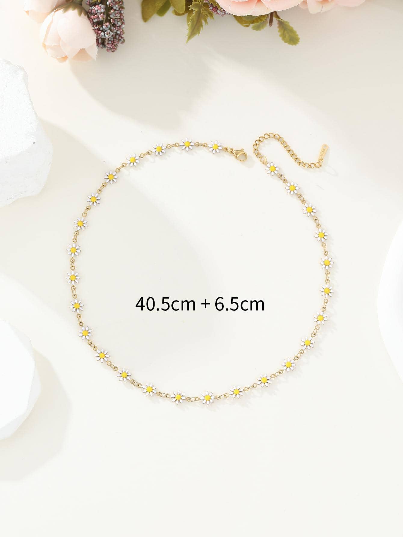 304 Stainless Steel 14K Gold Plated Simple Style Enamel Daisy Necklace display picture 3