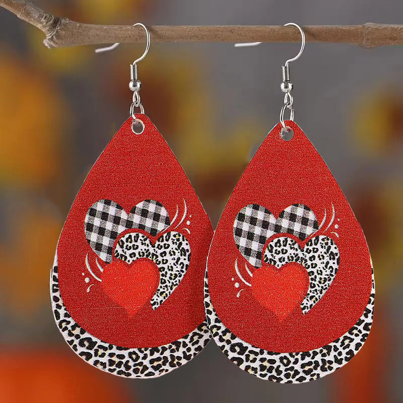 1 Pair Romantic Sweet Water Droplets Heart Shape Leopard Pu Leather Drop Earrings display picture 7