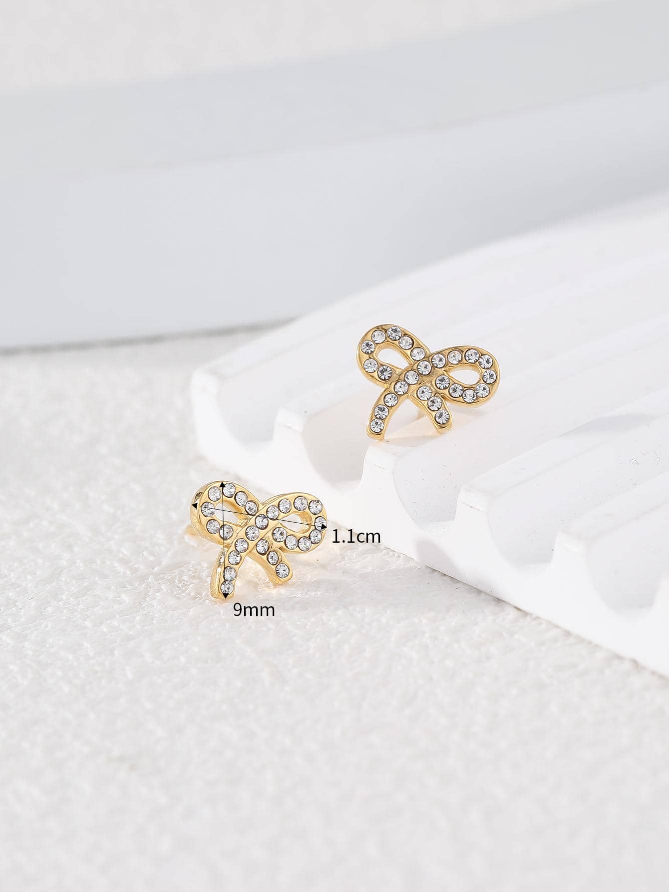 1 Pair Vintage Style Bow Knot Plating Inlay 304 Stainless Steel Zircon 18K Gold Plated Ear Studs display picture 6