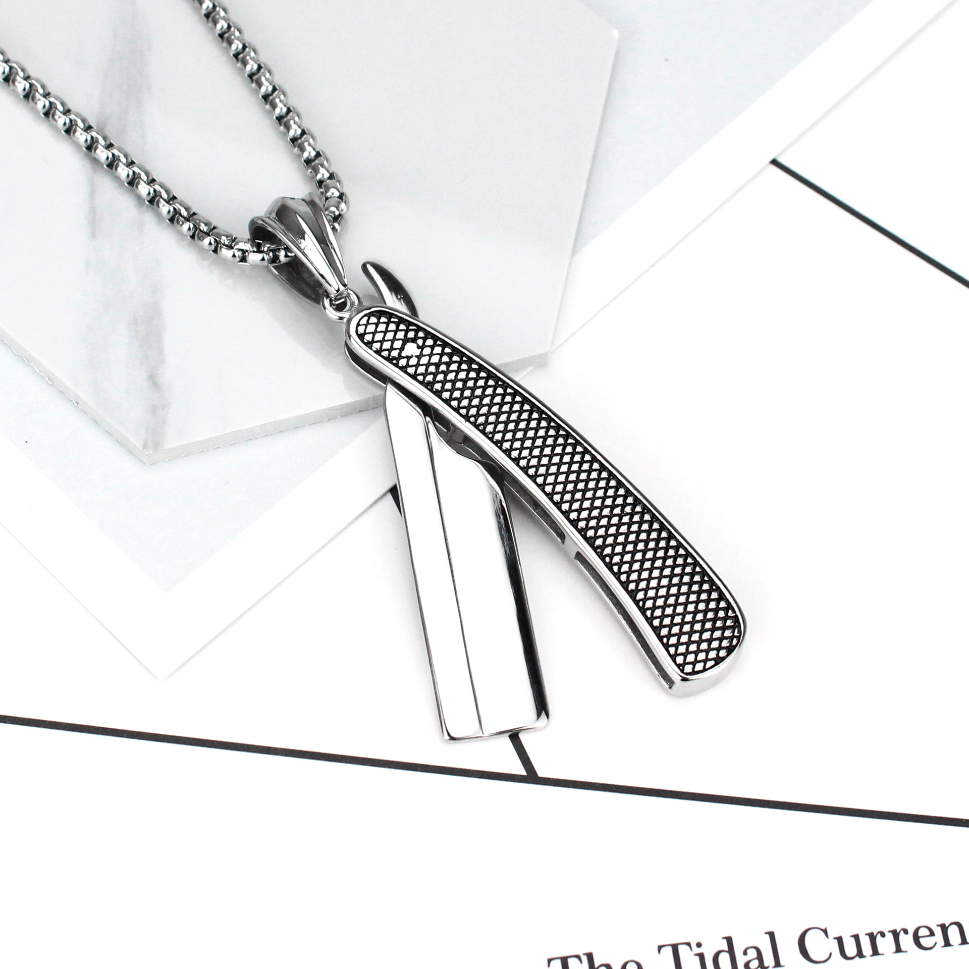 Simple Style Geometric Solid Color Titanium Steel Polishing Plating Men's Pendant Necklace display picture 3