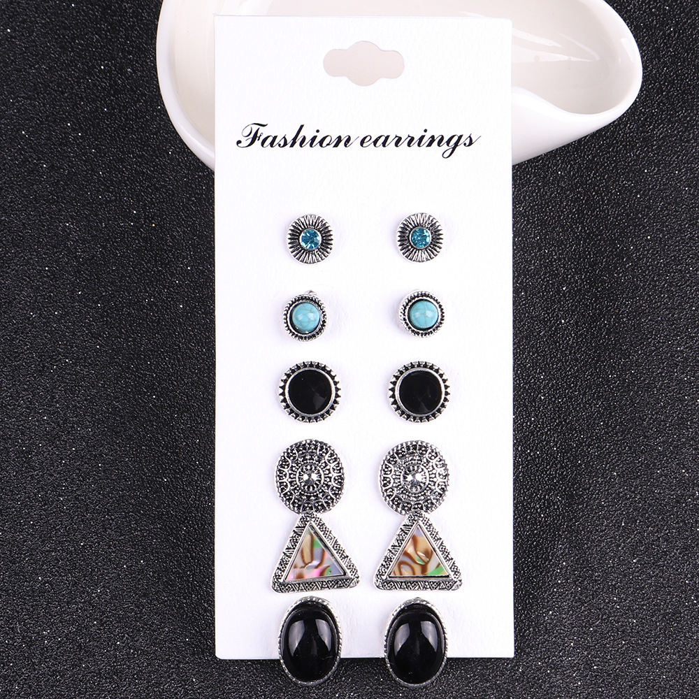 1 Set Vintage Style Triangle Geometric Round Plating Alloy Ear Studs display picture 4