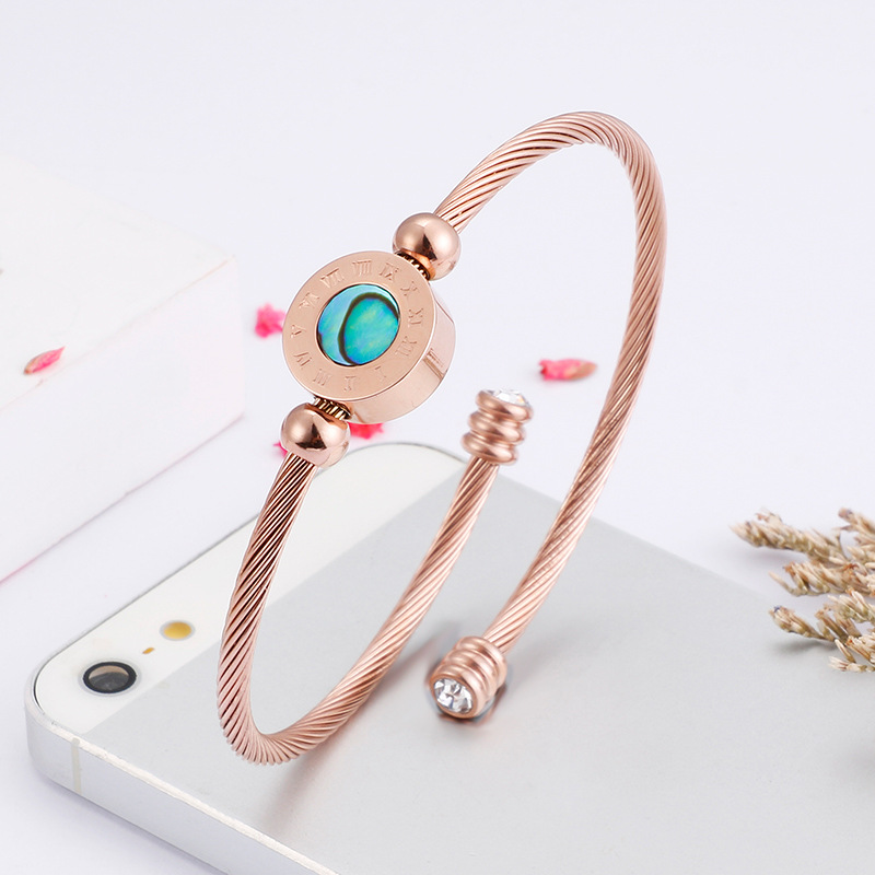 Vintage Style Round Infinity Heart Shape Stainless Steel 18K Gold Plated Bangle In Bulk display picture 3