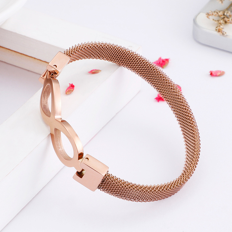 Vintage Style Round Infinity Heart Shape Stainless Steel 18K Gold Plated Bangle In Bulk display picture 4