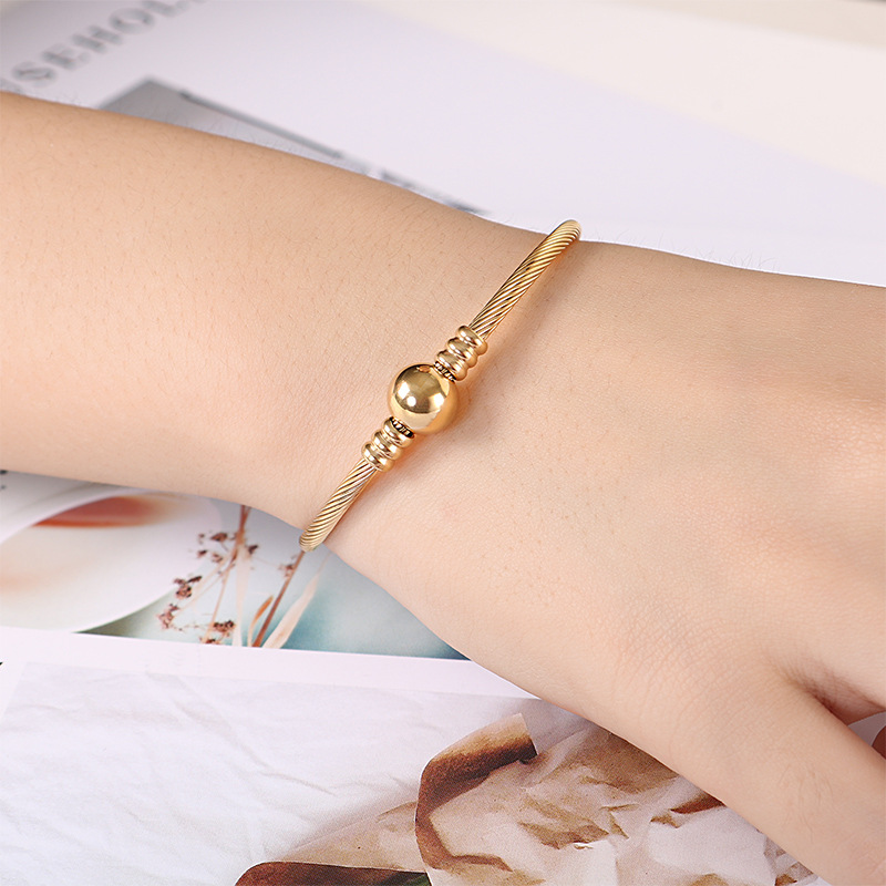 Vintage Style Round Infinity Heart Shape Stainless Steel 18K Gold Plated Bangle In Bulk display picture 5