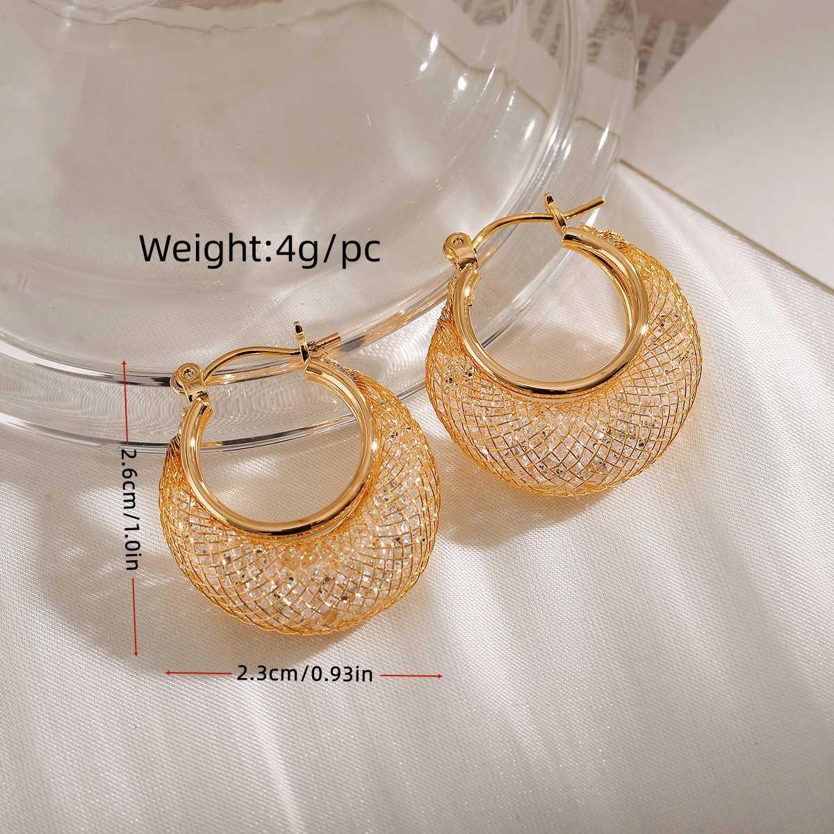 1 Pair Elegant Geometric Solid Color Plating Mesh Hollow Out Copper Hoop Earrings display picture 4