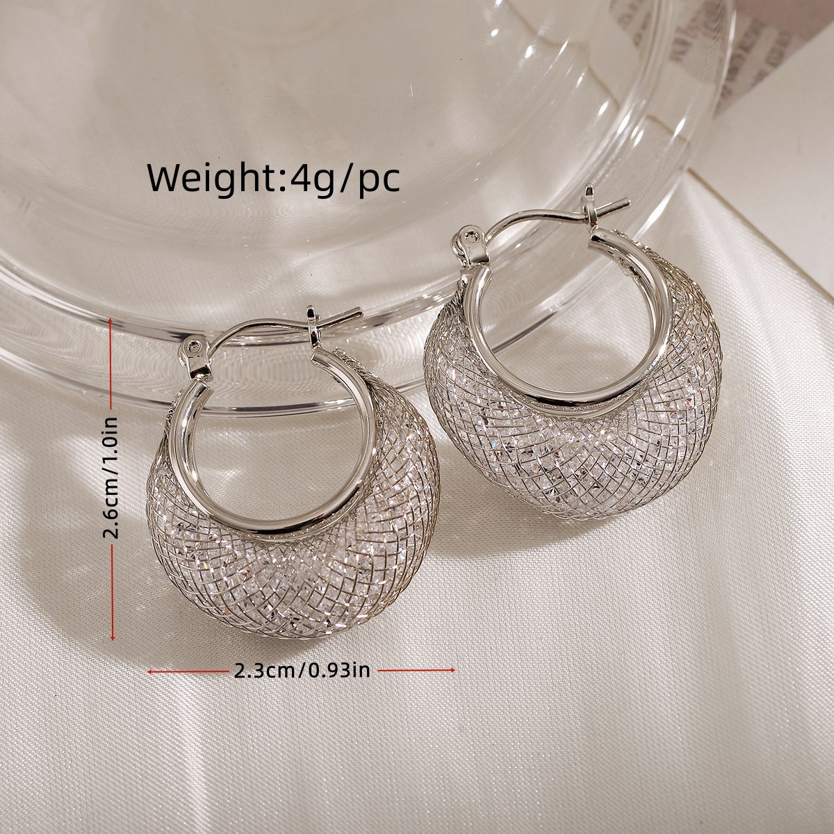 1 Pair Elegant Geometric Solid Color Plating Mesh Hollow Out Copper Hoop Earrings display picture 2