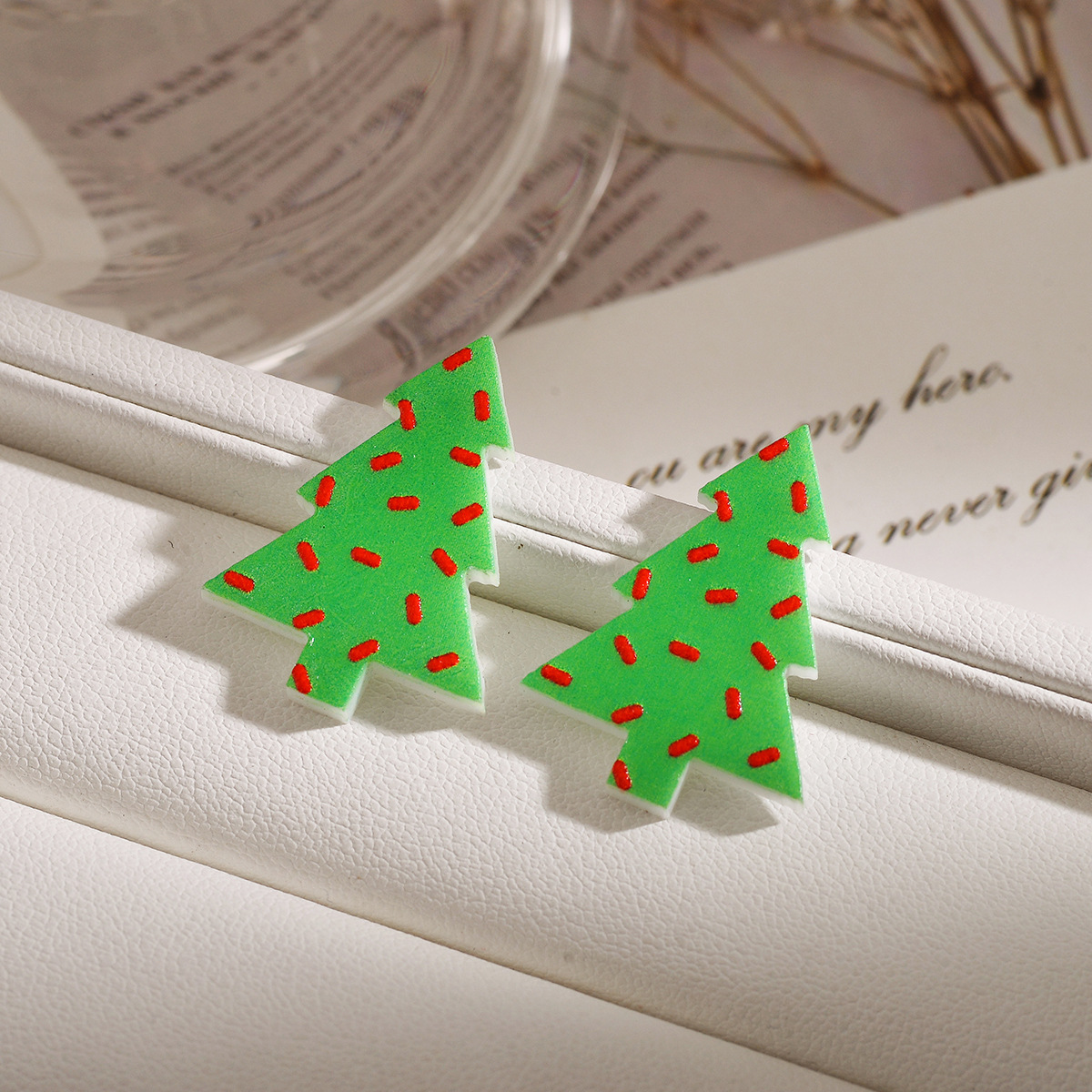 1 Pair Simple Style Geometric Christmas Tree Plating Arylic Drop Earrings display picture 3