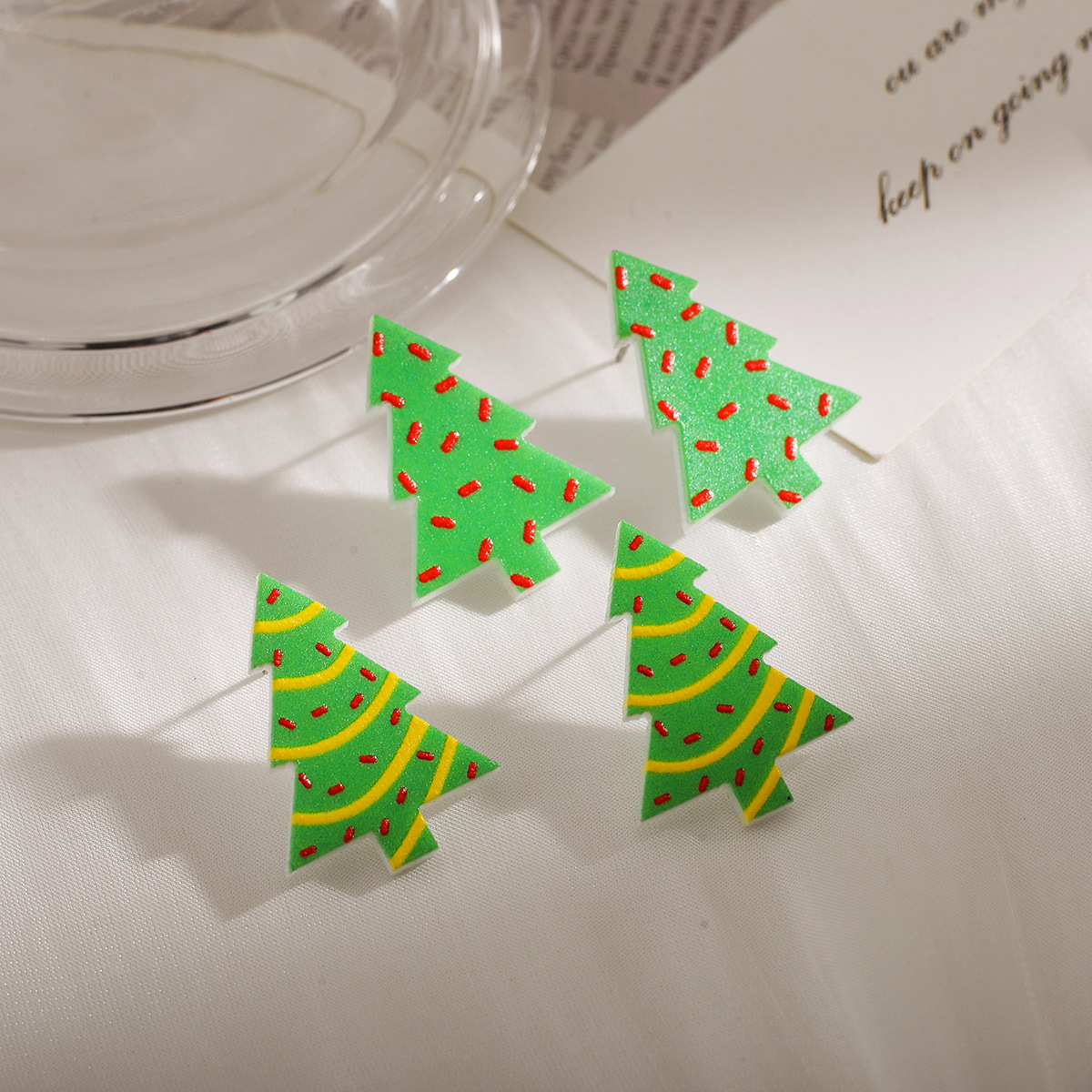 1 Pair Simple Style Geometric Christmas Tree Plating Arylic Drop Earrings display picture 5