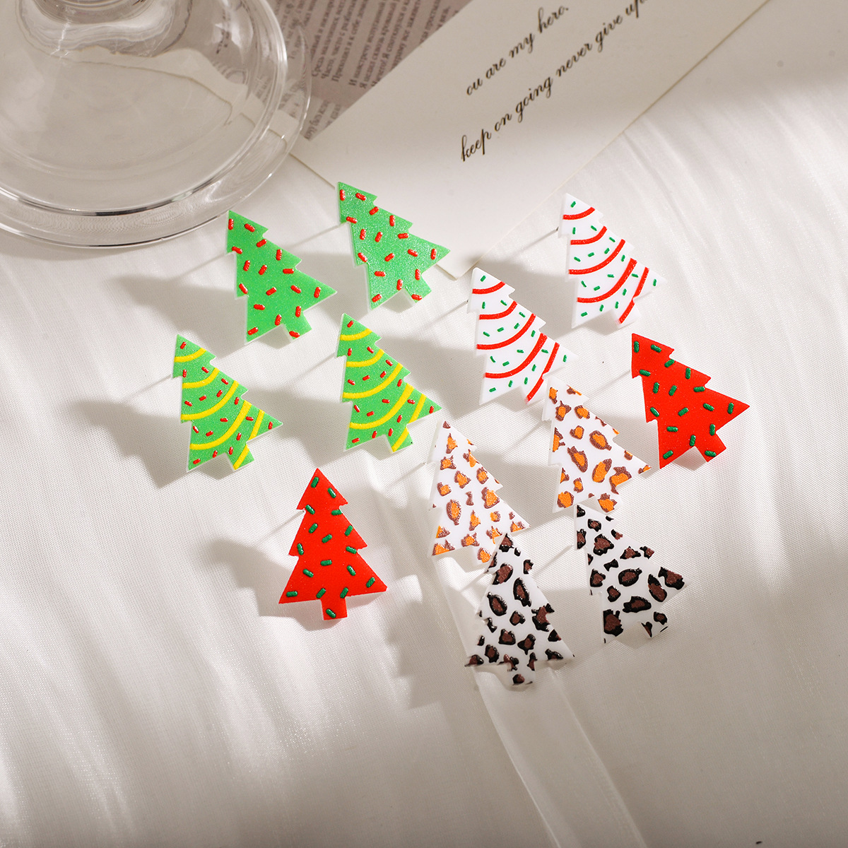 1 Pair Simple Style Geometric Christmas Tree Plating Arylic Drop Earrings display picture 6