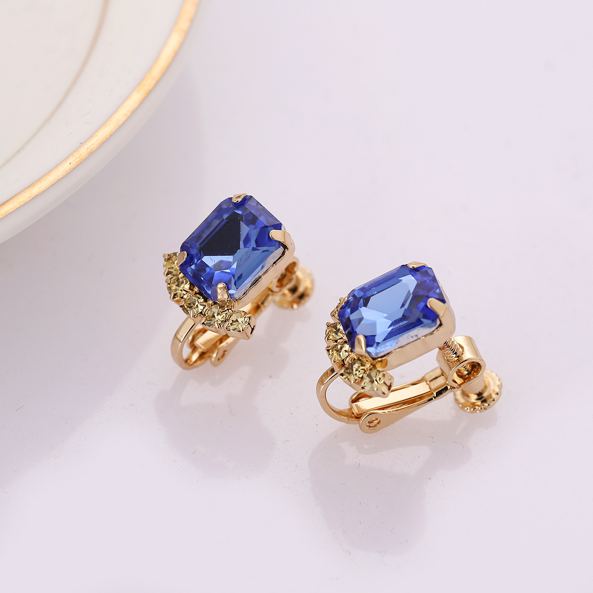 1 Pair Simple Style Geometric Solid Color Plating Artificial Crystal Ear Studs display picture 6