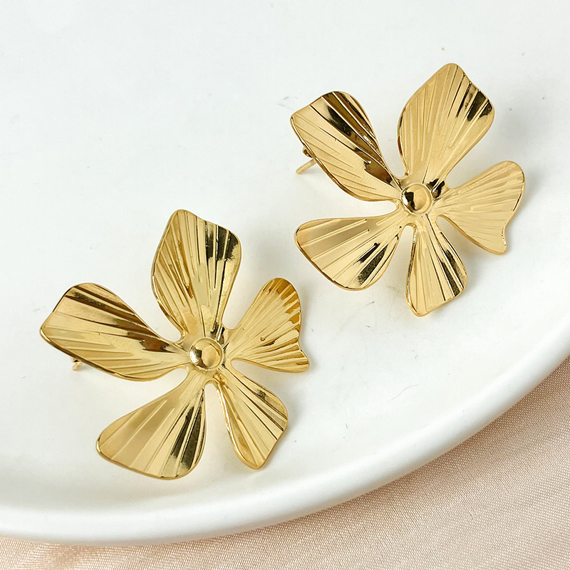 1 Pair Elegant Romantic Sweet Flower Plating 304 Stainless Steel 14K Gold Plated Ear Studs display picture 1