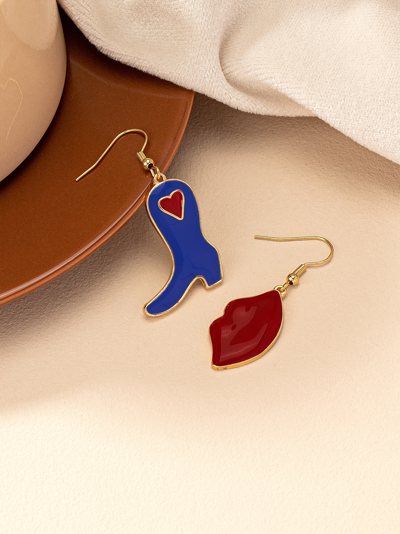 1 Pair Fashion Lips Boots Enamel Plating Alloy Drop Earrings display picture 6