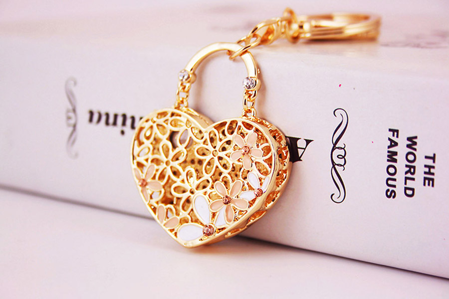 Simple Style Heart Shape Alloy Inlay Rhinestones Women's Keychain display picture 9