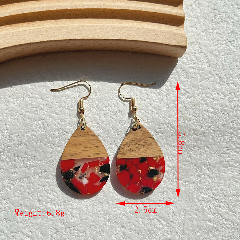 1 Pair Classical Retro Water Droplets Heart Shape Asymmetrical Wood Resin Sequins Resin 14k Gold Plated Drop Earrings display picture 2