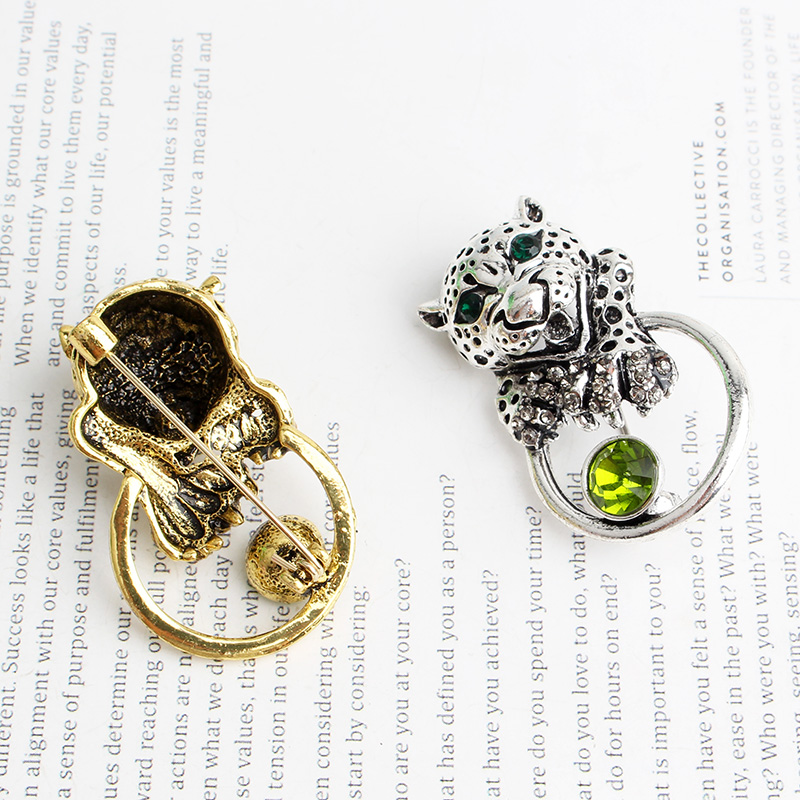Casual Cute Animal Alloy Inlay Zircon Unisex Brooches display picture 3