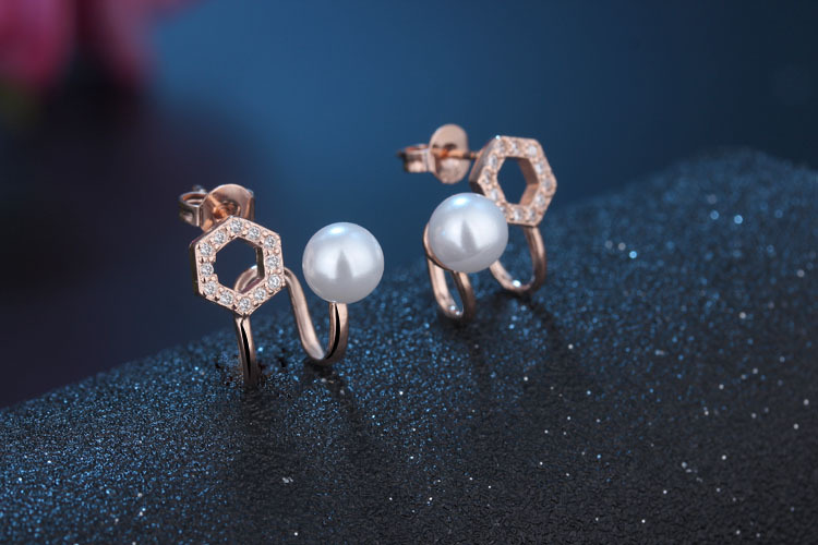 1 Pair Basic Modern Style Classic Style Geometric Inlay Copper Artificial Pearls Zircon Earrings display picture 7