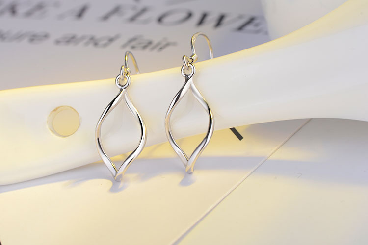 1 Pair Simple Style Geometric Plating Copper White Gold Plated Drop Earrings display picture 5