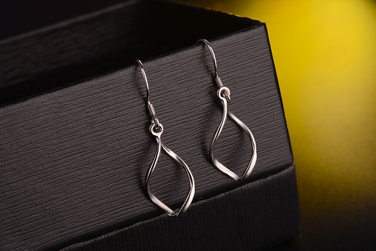 1 Pair Simple Style Geometric Plating Copper White Gold Plated Drop Earrings display picture 8