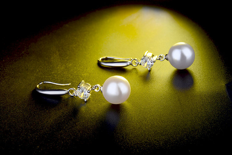 1 Paire Élégant Géométrique Placage Incruster Le Cuivre Perles Artificielles Zircon Or Blanc Plaqué Boucles D'oreilles display picture 9