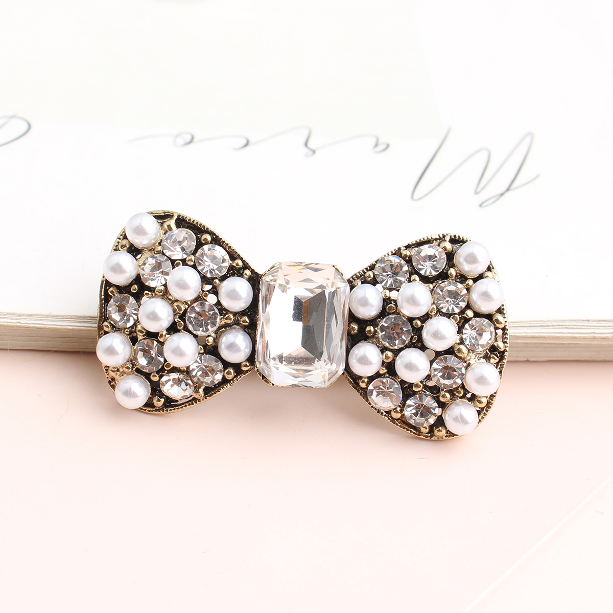 Elegant Bow Knot Alloy Inlay Crystal Rhinestones Women's Brooches display picture 4