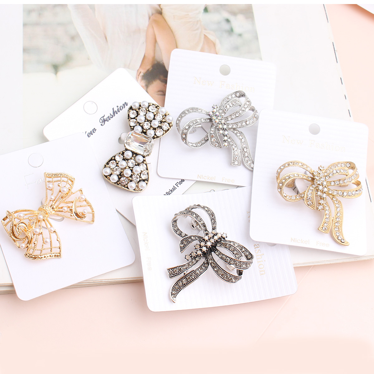 Elegant Bow Knot Alloy Inlay Crystal Rhinestones Women's Brooches display picture 7