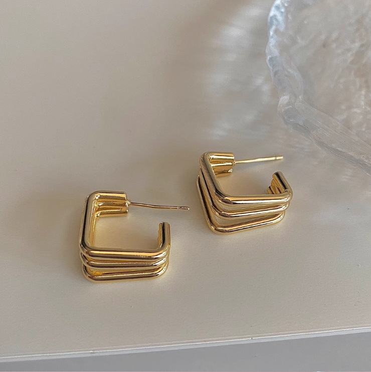 1 Pair Simple Style Classic Style Solid Color Plating Titanium Steel 18k Gold Plated Ear Studs display picture 3