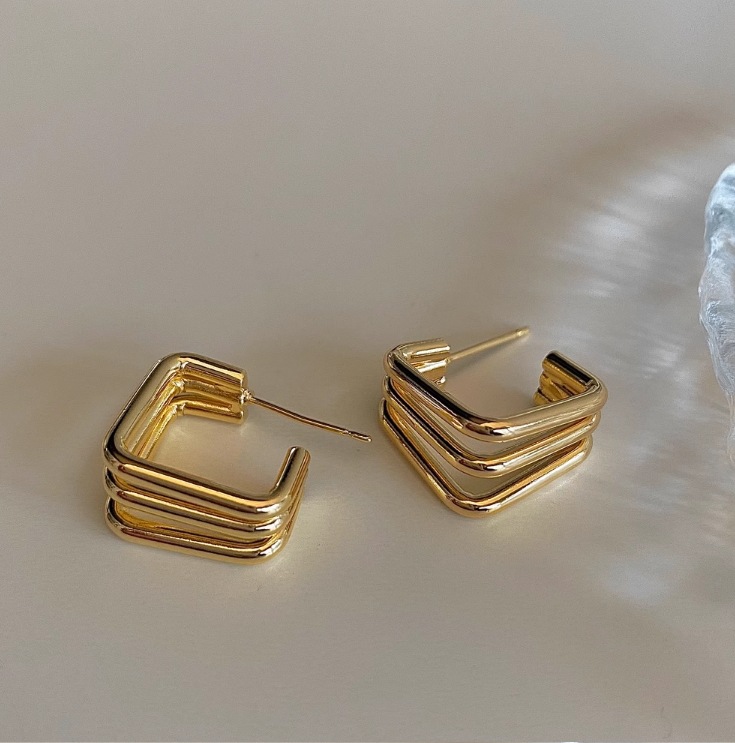1 Pair Simple Style Classic Style Solid Color Plating Titanium Steel 18k Gold Plated Ear Studs display picture 5
