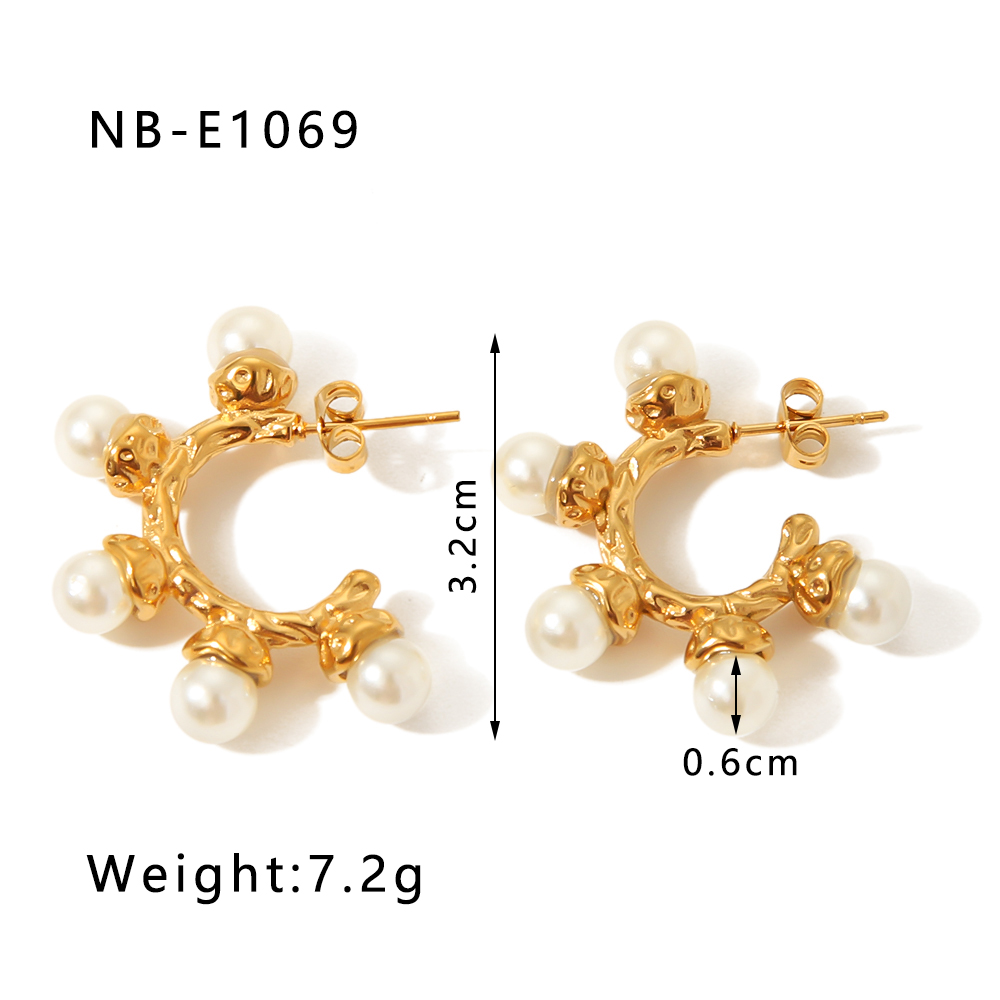 1 Pair Vacation Modern Style Simple Style C Shape Beaded Plating Inlay 304 Stainless Steel Artificial Pearls Rhinestones 18K Gold Plated Ear Studs display picture 8