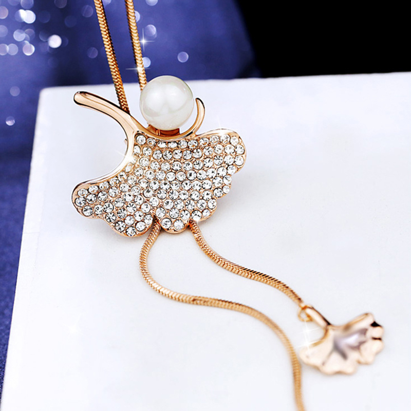 Elegant Ginkgo Leaf Alloy Inlay Artificial Pearls Glass Women's Sweater Chain display picture 2