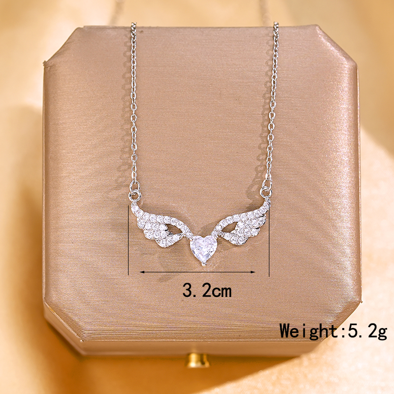 Wholesale Queen Heart Shape Wings 304 Stainless Steel Copper Plating Inlay White-Plated K Zircon Pendant Necklace display picture 6