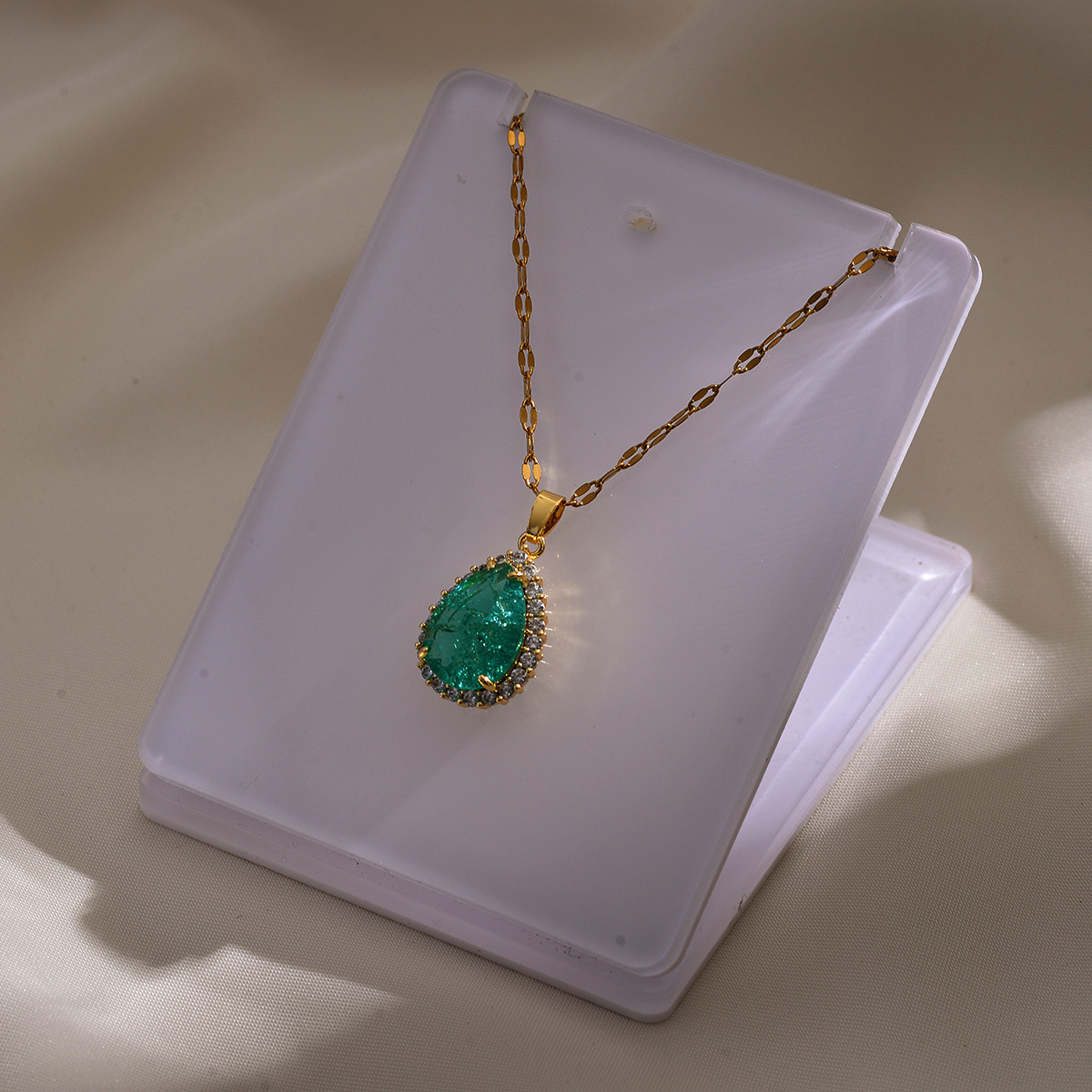 Elegant Water Droplets Copper Zircon Pendant Necklace In Bulk display picture 4