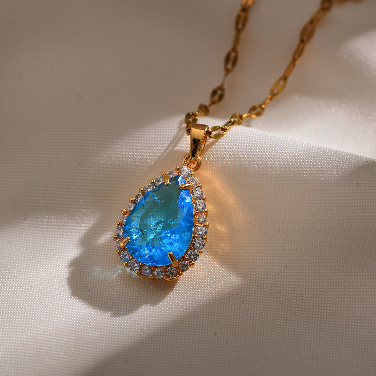 Elegant Water Droplets Copper Zircon Pendant Necklace In Bulk display picture 5