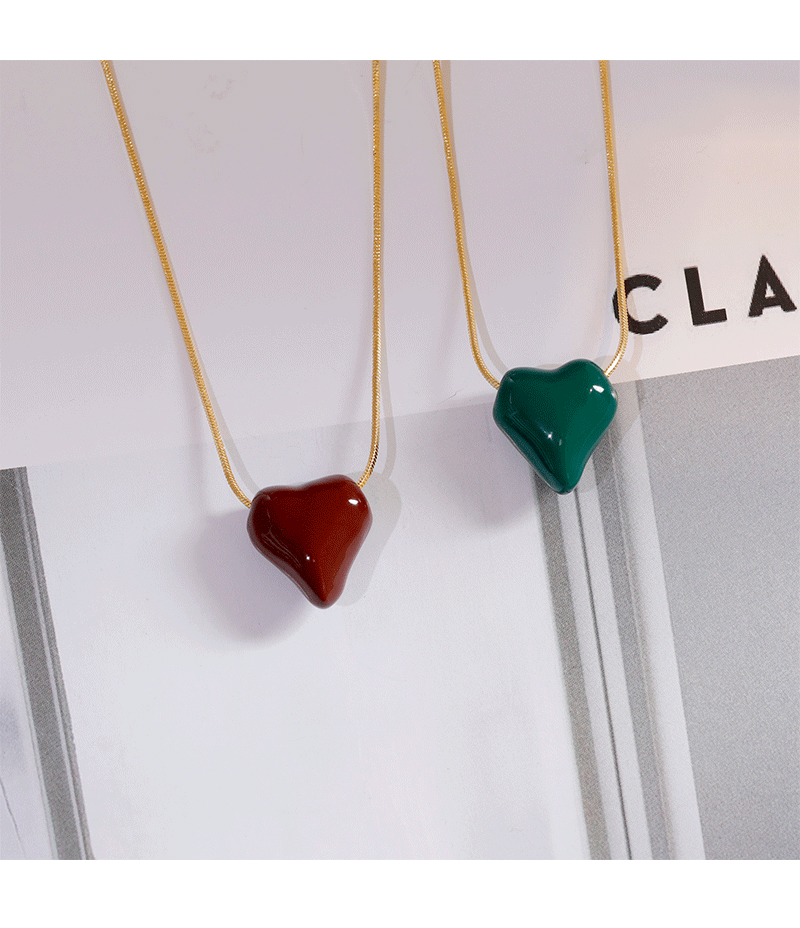 Copper Casual Simple Style Heart Shape Enamel Pendant Necklace display picture 2