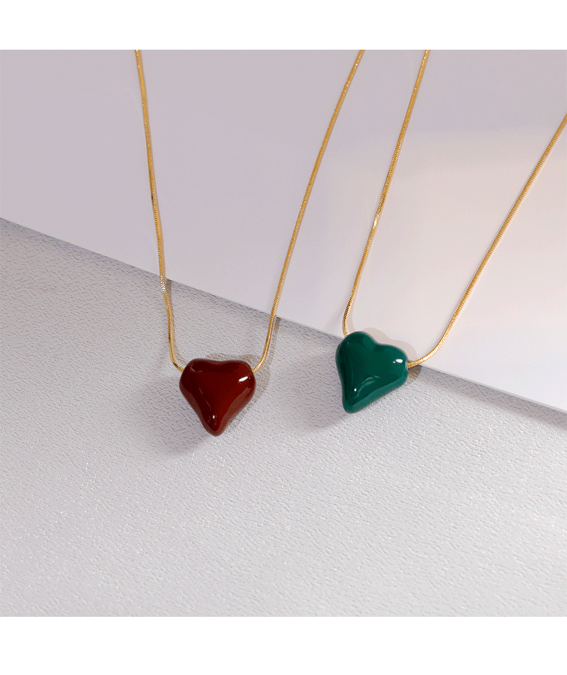 Copper Casual Simple Style Heart Shape Enamel Pendant Necklace display picture 4