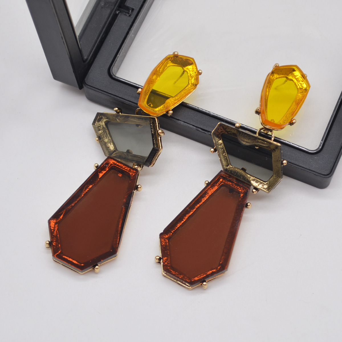 1 Pair Exaggerated Geometric Plating Alloy Resin Drop Earrings display picture 2