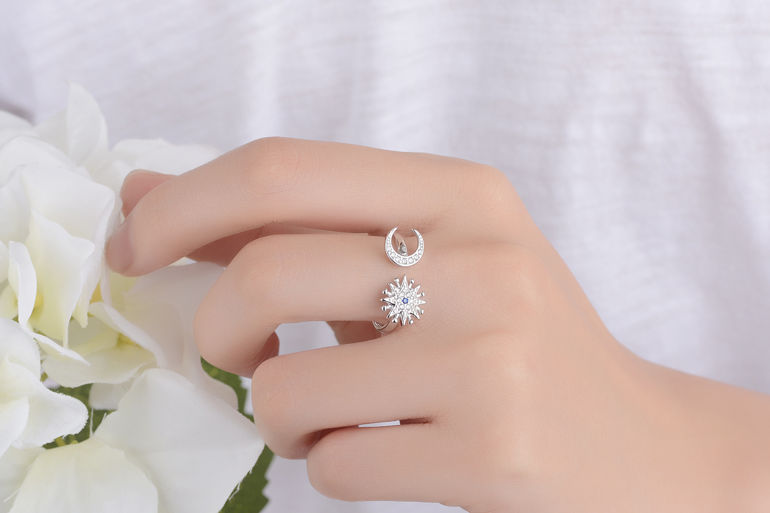 Copper White Gold Plated Simple Style Classic Style Commute Inlay Star Moon Zircon Open Rings display picture 2
