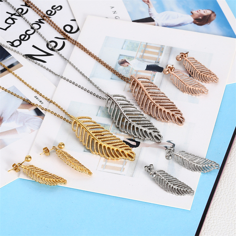 304 Stainless Steel 18K Gold Plated Casual Simple Style Plating Hollow Out Inlay Leaf Zircon Earrings Necklace display picture 3