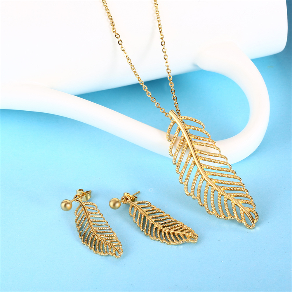 304 Stainless Steel 18K Gold Plated Casual Simple Style Plating Hollow Out Inlay Leaf Zircon Earrings Necklace display picture 4