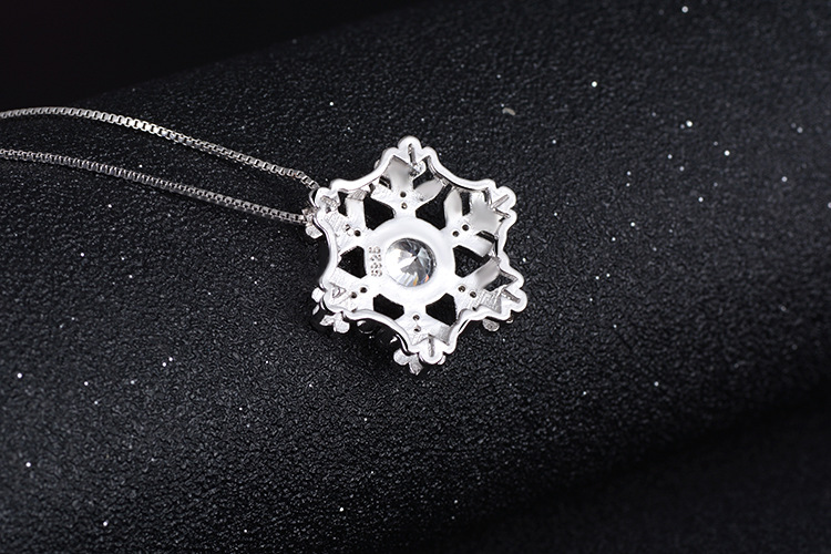 1 Piece Diameter 20mm Copper Zircon Snowflake Polished Pendant display picture 6
