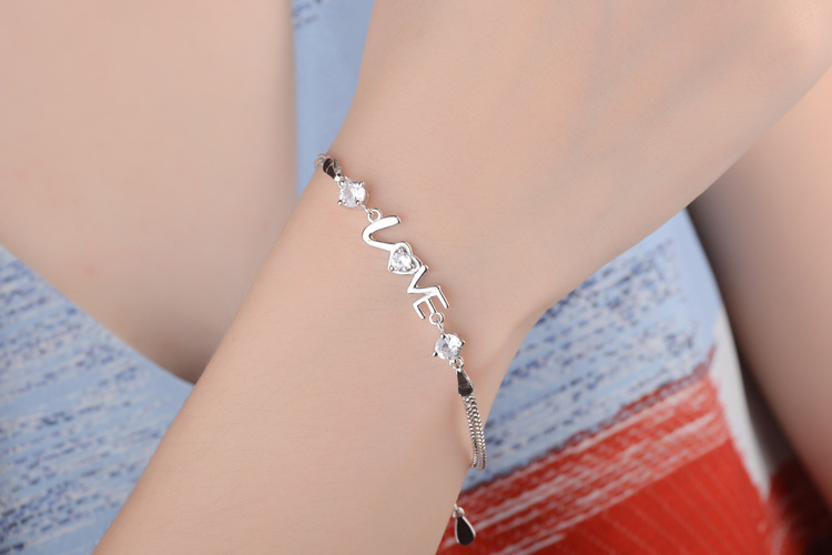 Wholesale Fairy Style Elegant Lady Letter Heart Shape Copper Inlay White Gold Plated Zircon Bracelets display picture 10